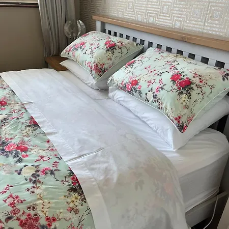 Private Double At Caroline's Guest House, River Street, Clara Accommodatie bij particulieren